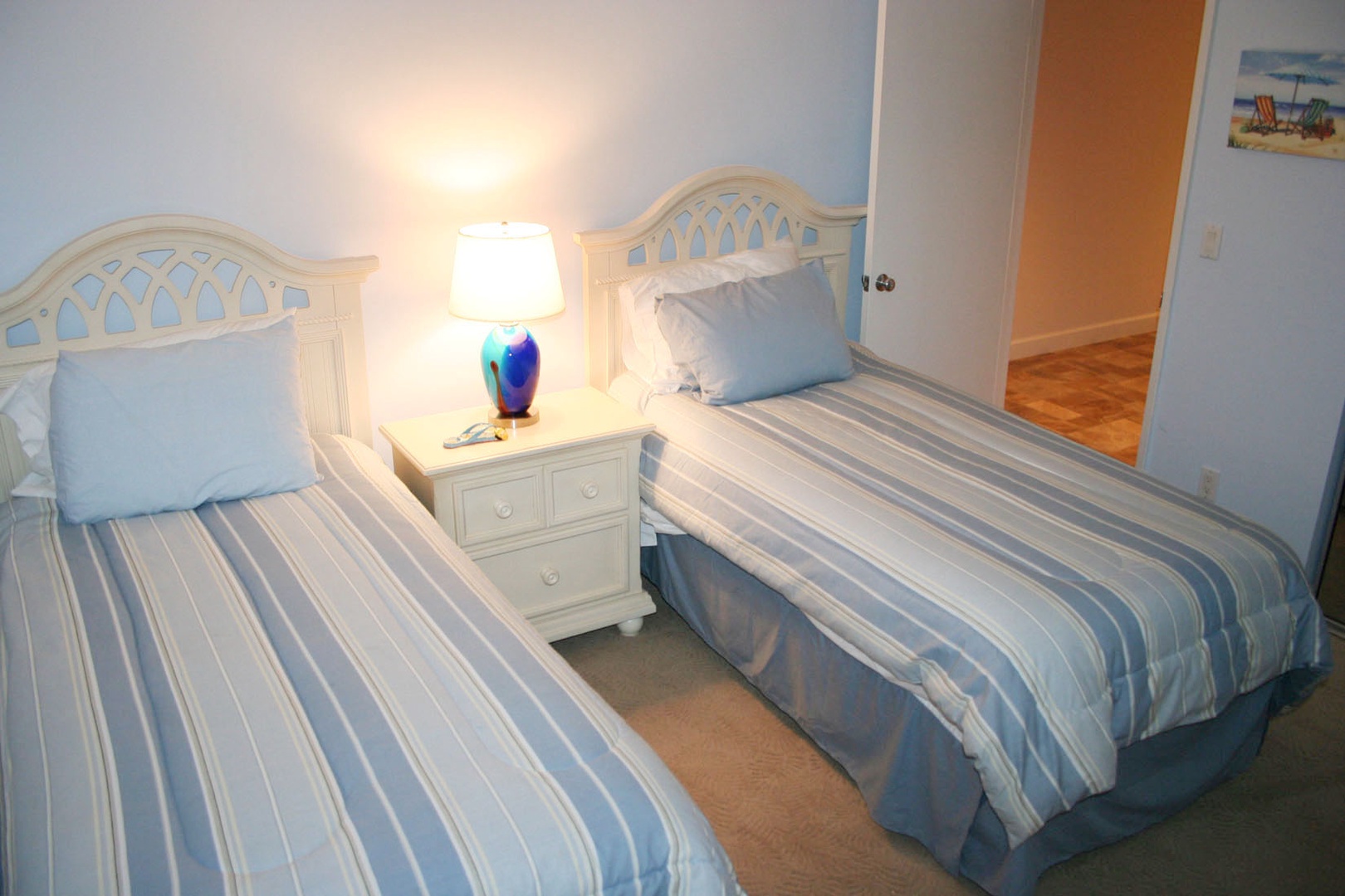 Guest Bedroom with twin beds