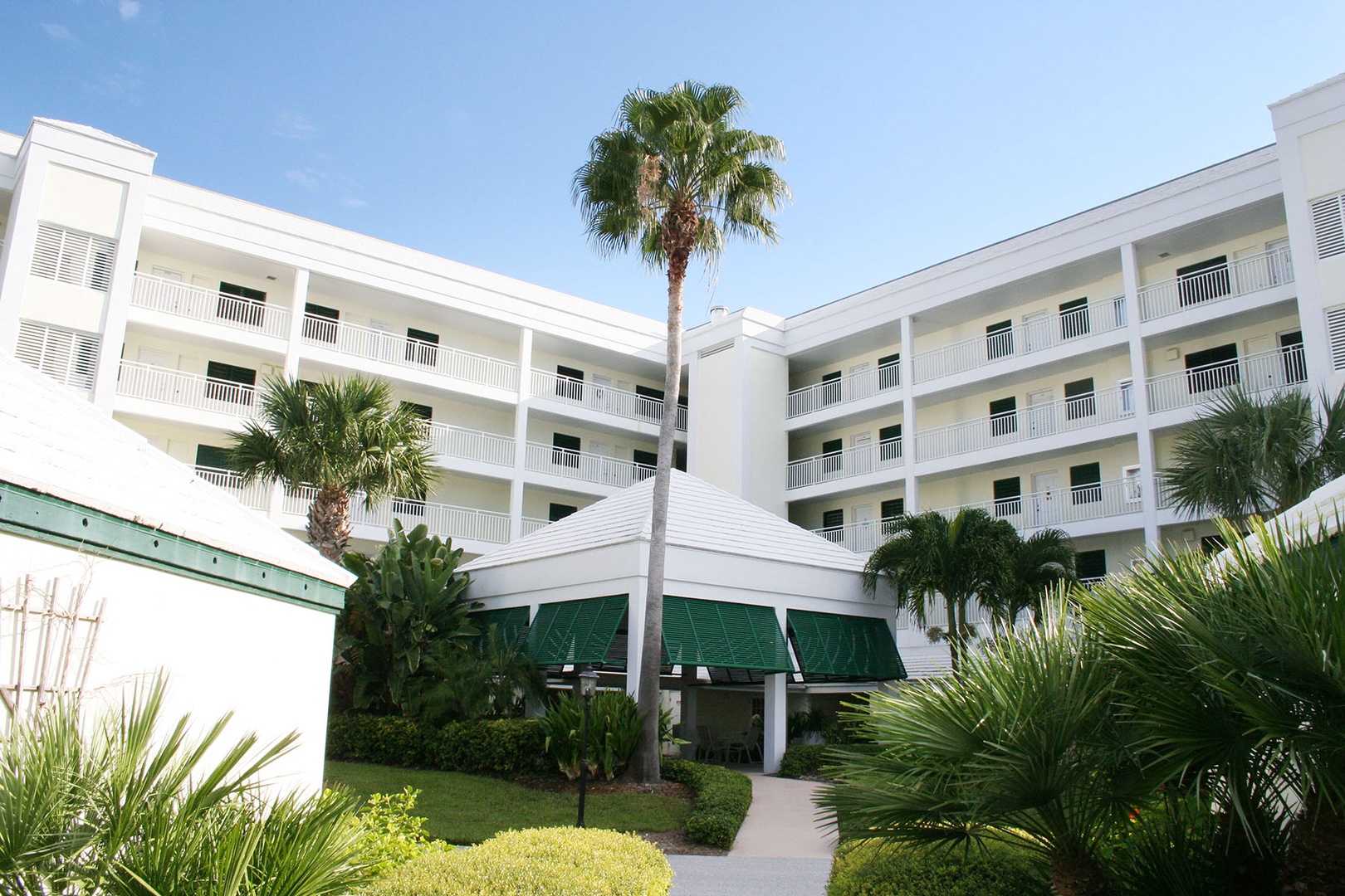 Plantation House Condominium Front Entry
