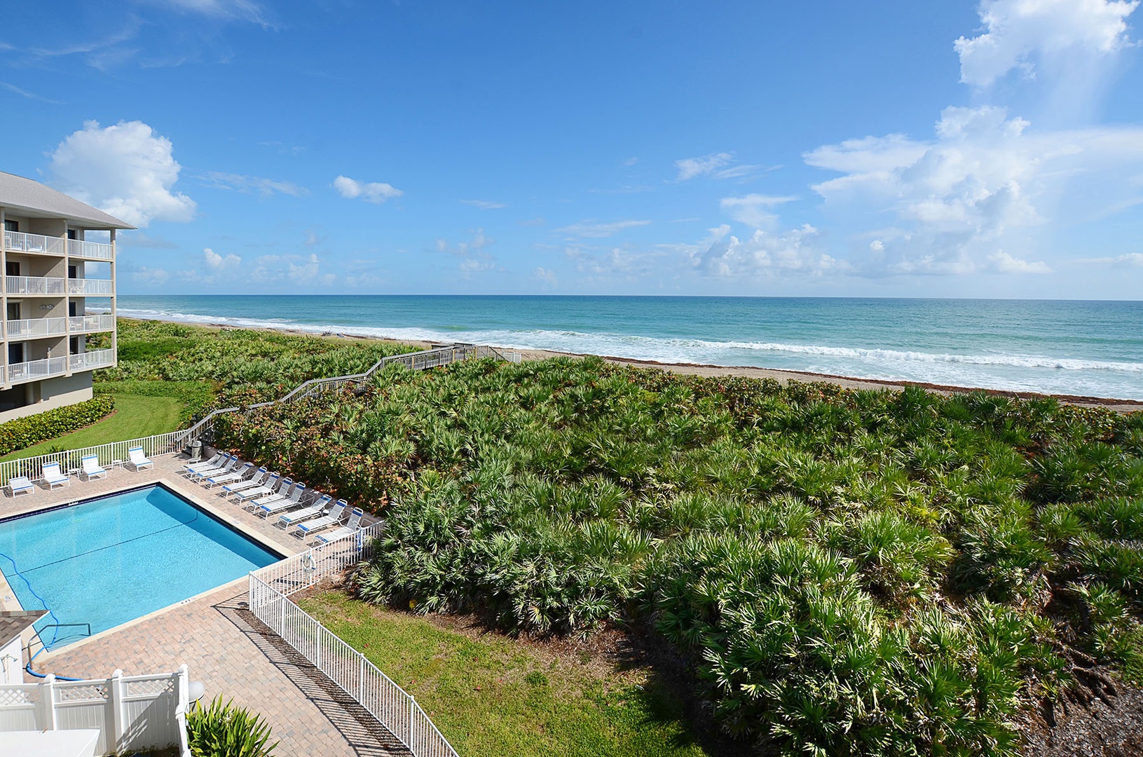 Resort Villas Community Swimming Pool