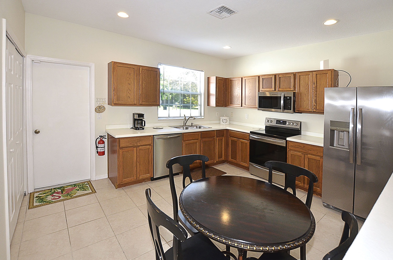 Eat-in Kitchen