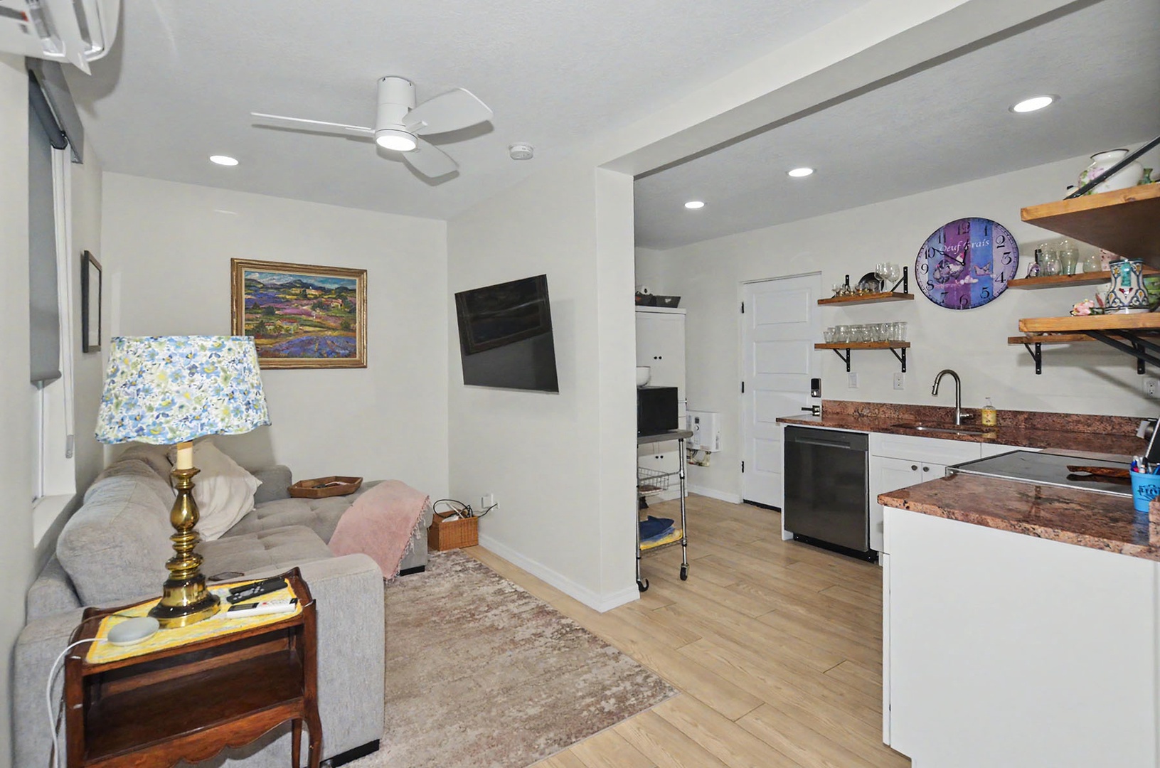 Living Room / Kitchen