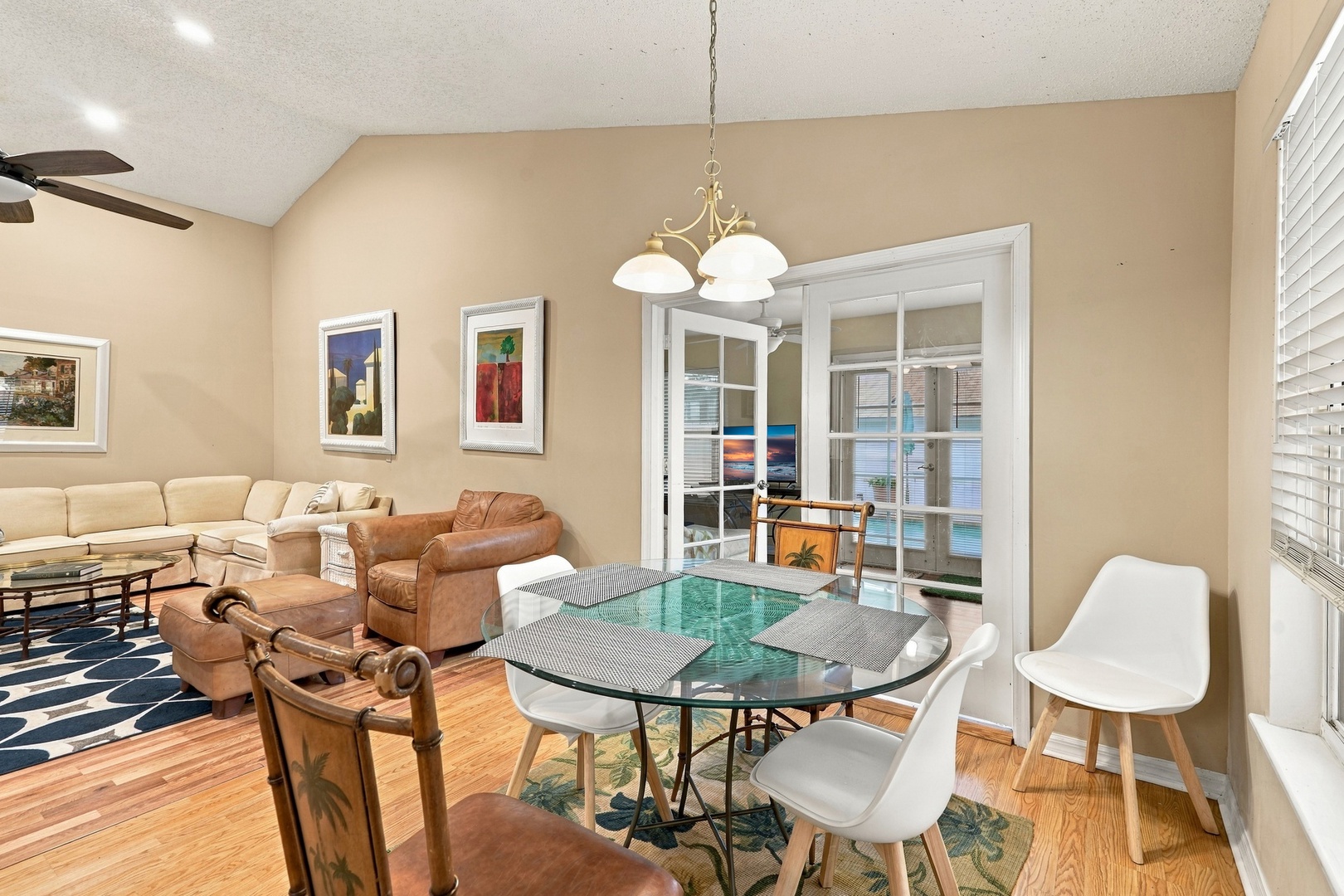 Dining Area / Living Room.
