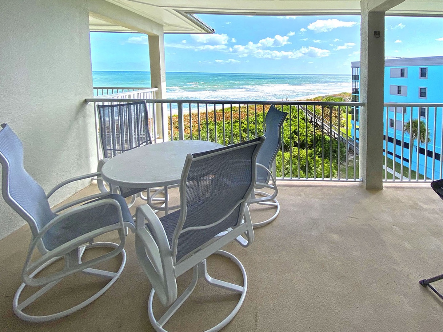Balcony Dining or relaxing