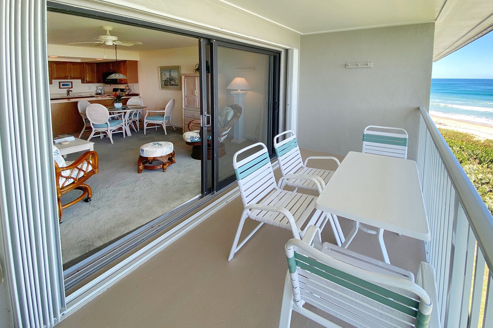 Balcony with table seating for four
