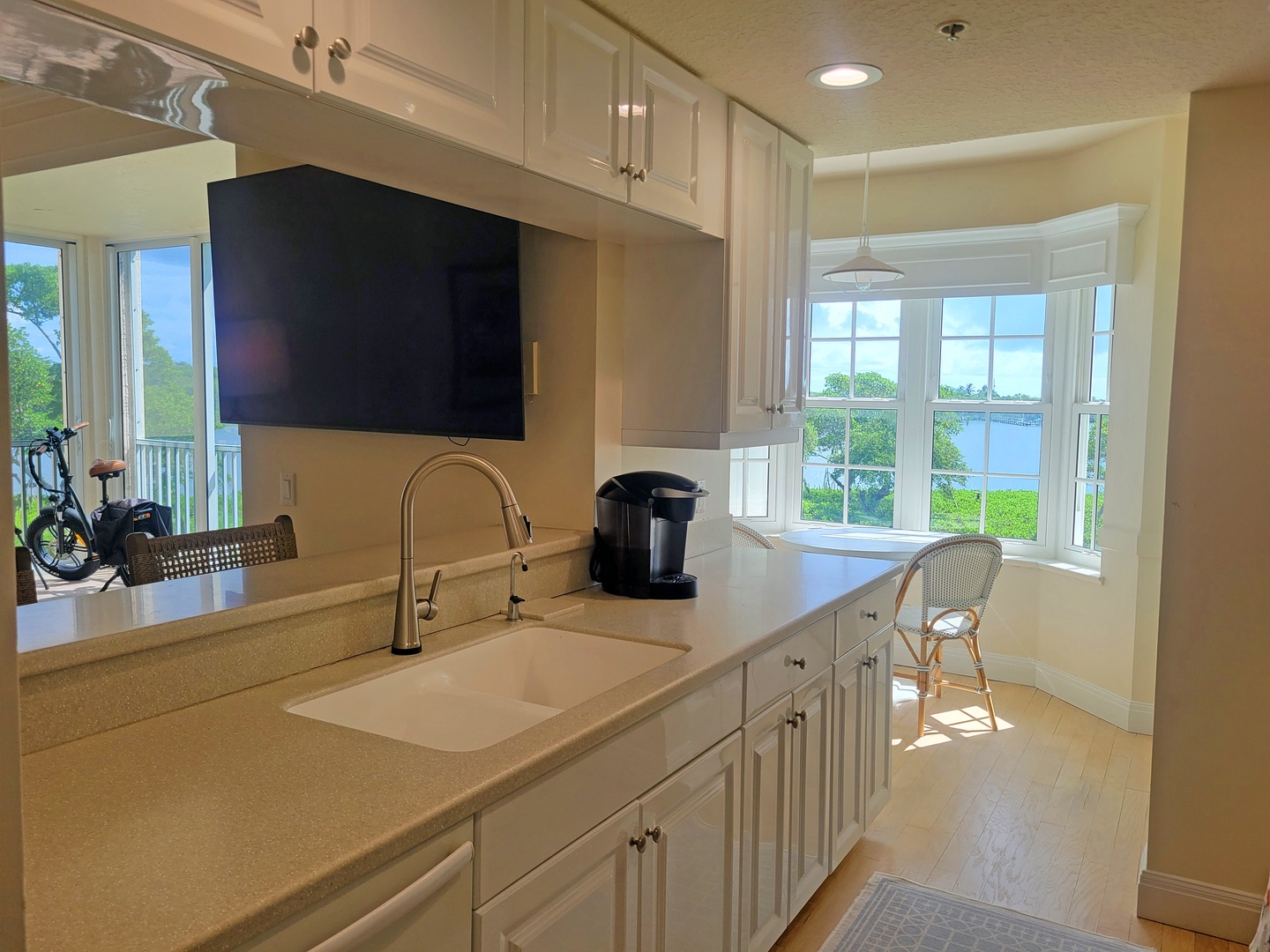 Kitchen / Breakfast Nook