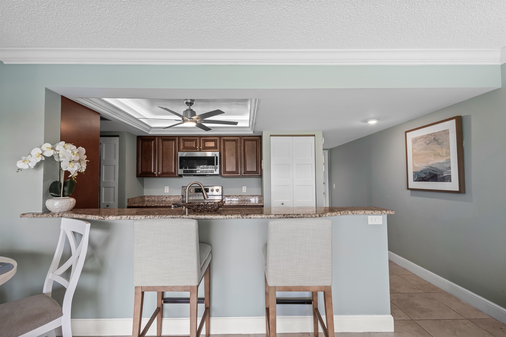 Breakfast Bar at Kitchen