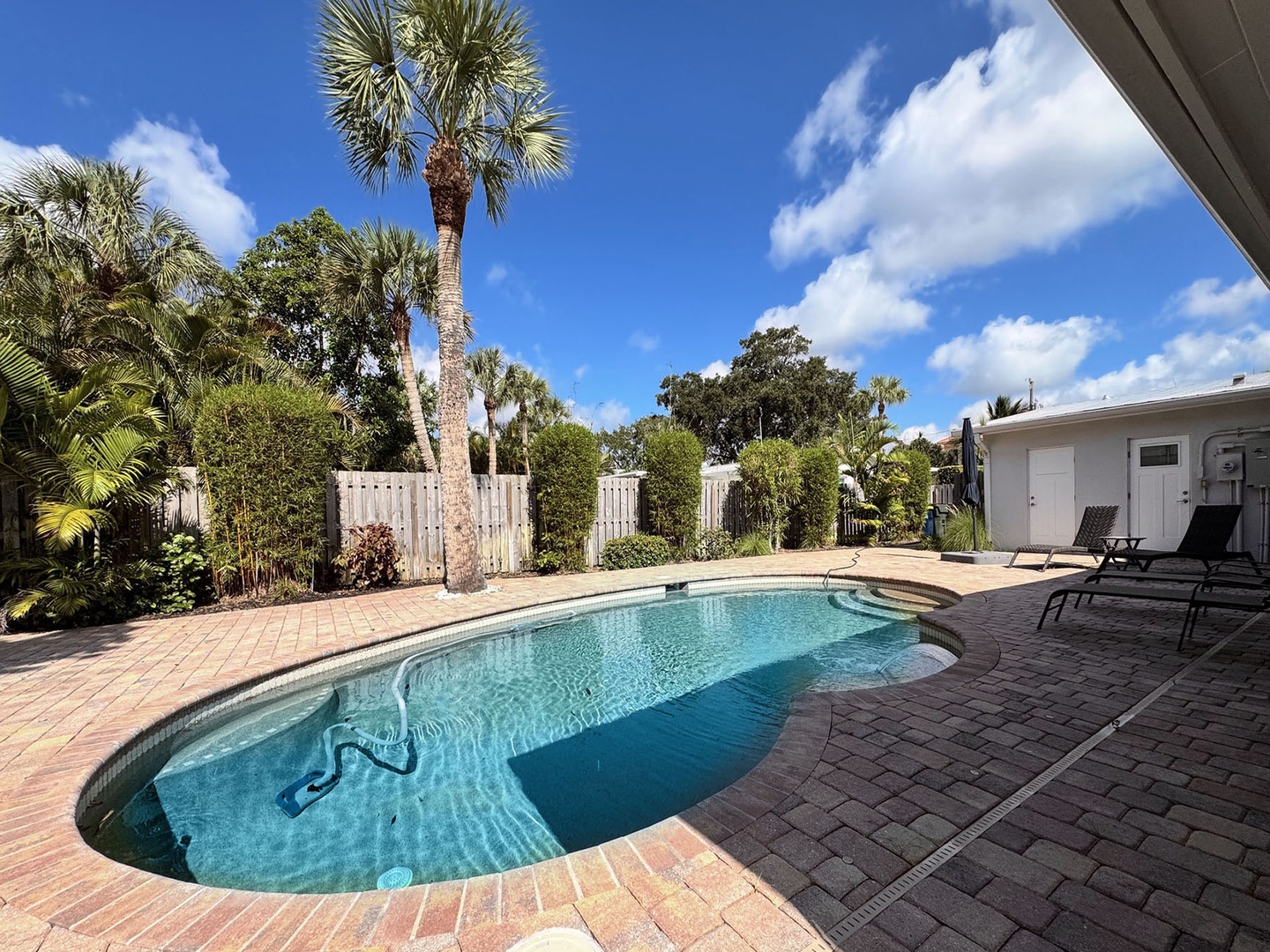 Swimming Pool & sun deck
