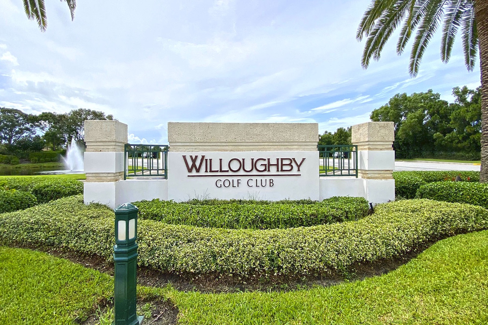 Willoughby Golf Club Community Entry Monuments