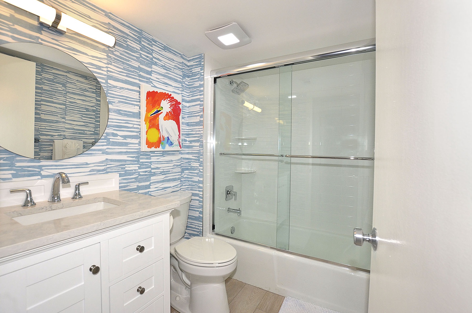 Guest Bathroom with tub / shower