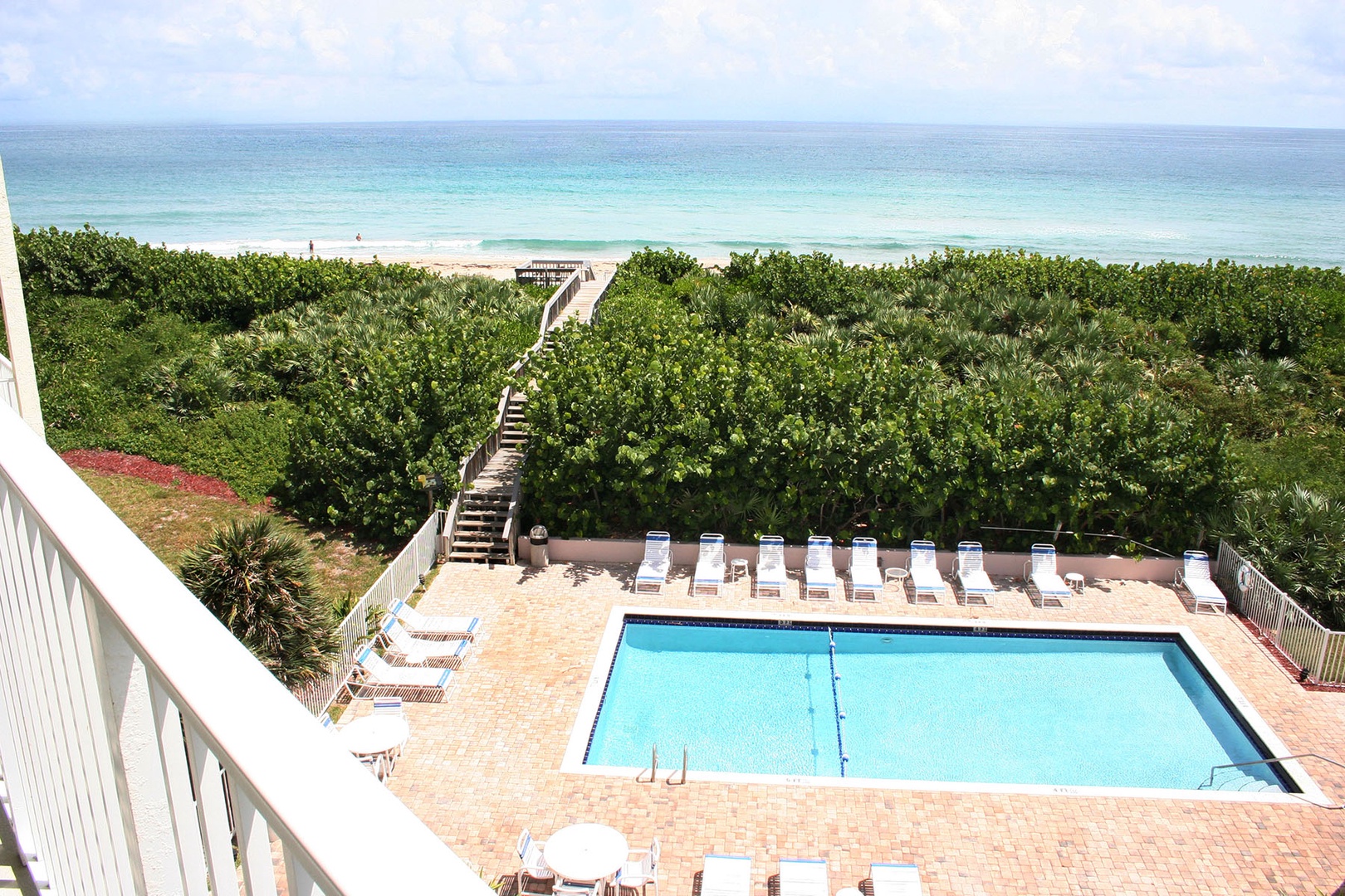 Resort Villas Community Swimming Pool & private ocean Dune Crossing