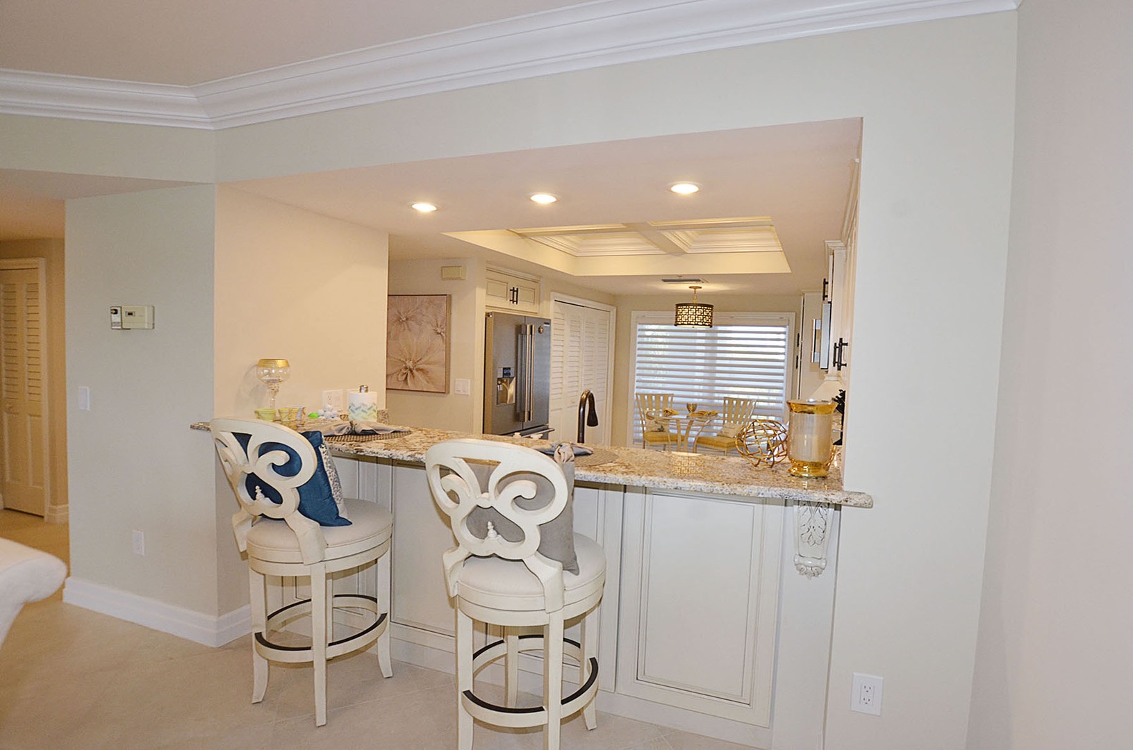 Breakfast Bar at Kitchen