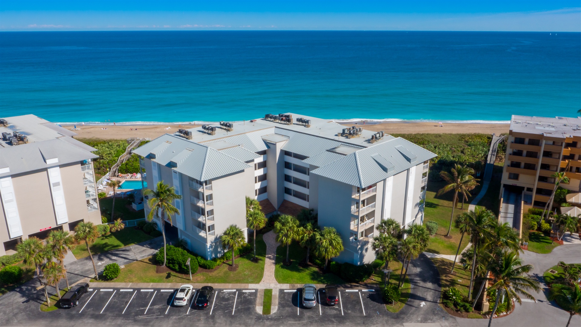 Pelican Condominium Building