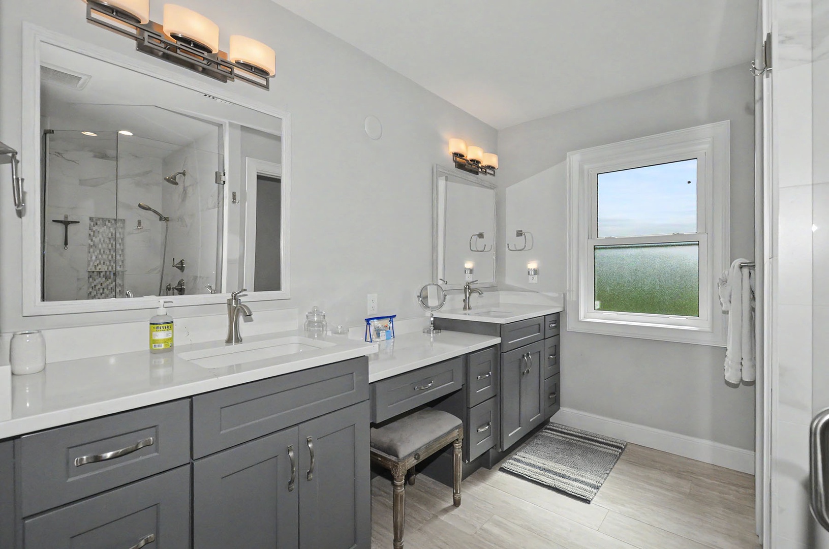 Main Bedroom Ensuite Bathroom with double sink vanity
