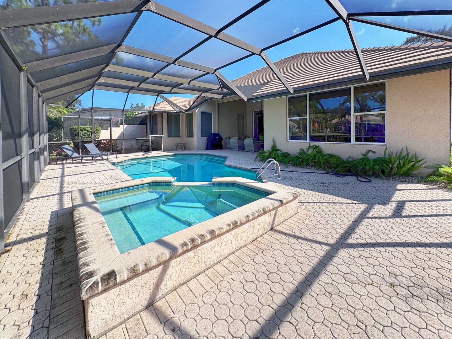 Pool Spa & Swimming Pool