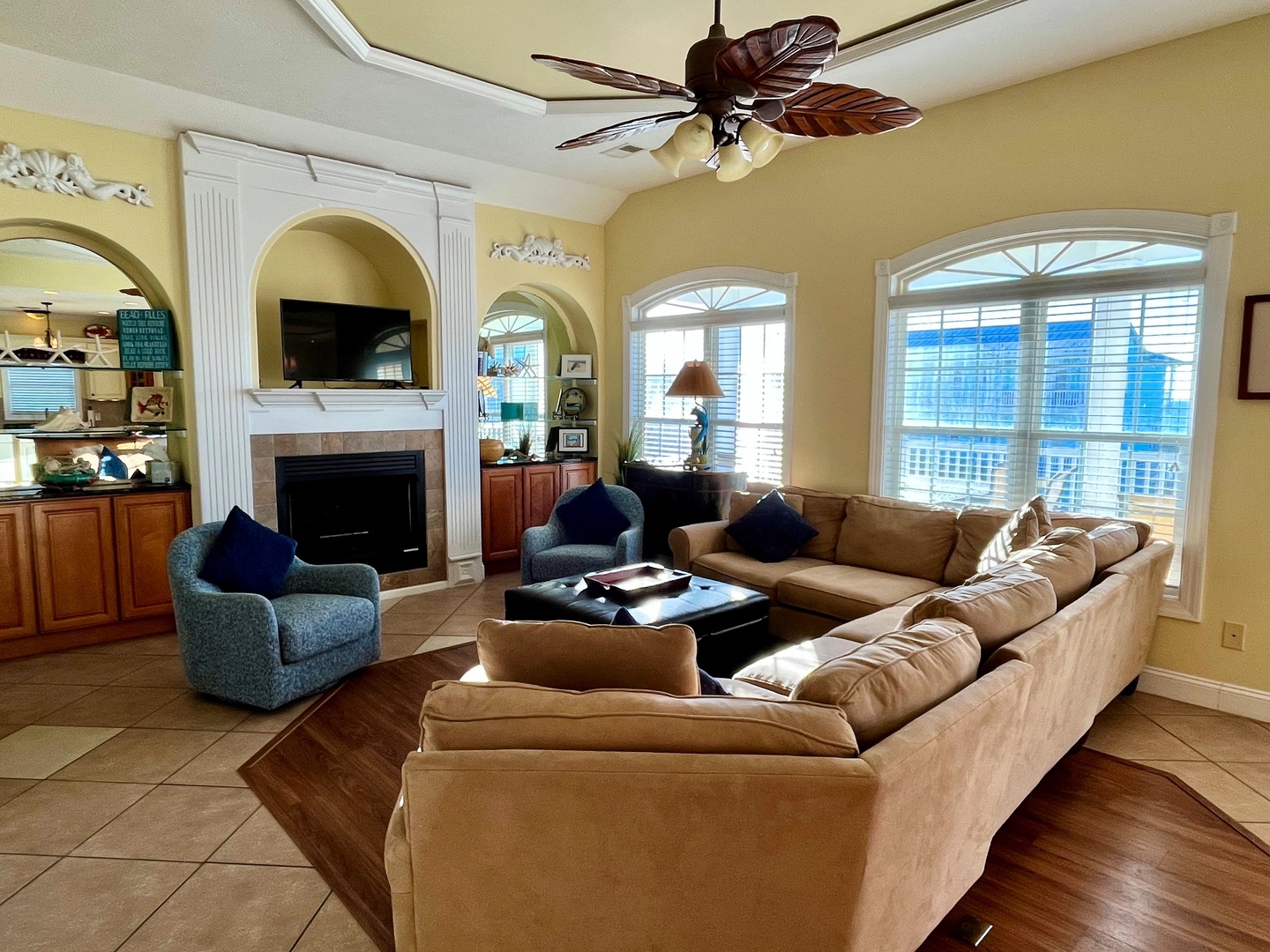 16 - upstairs living area