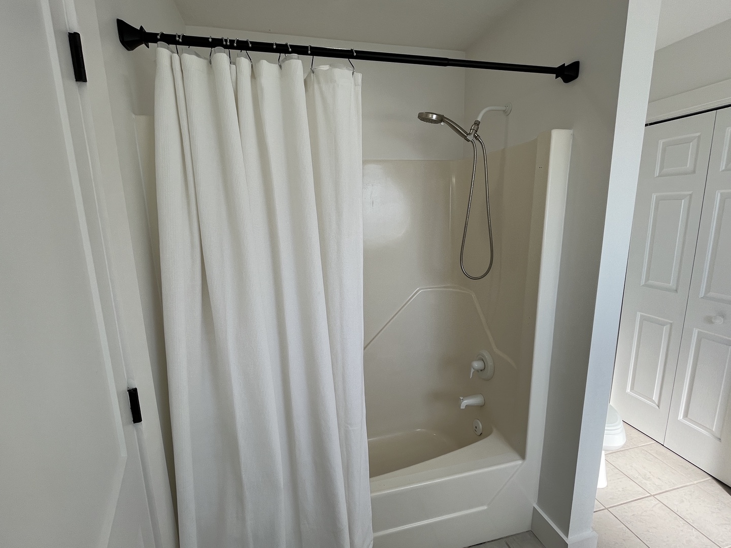 26 - bathroom shared by bedrooms 3 and 4