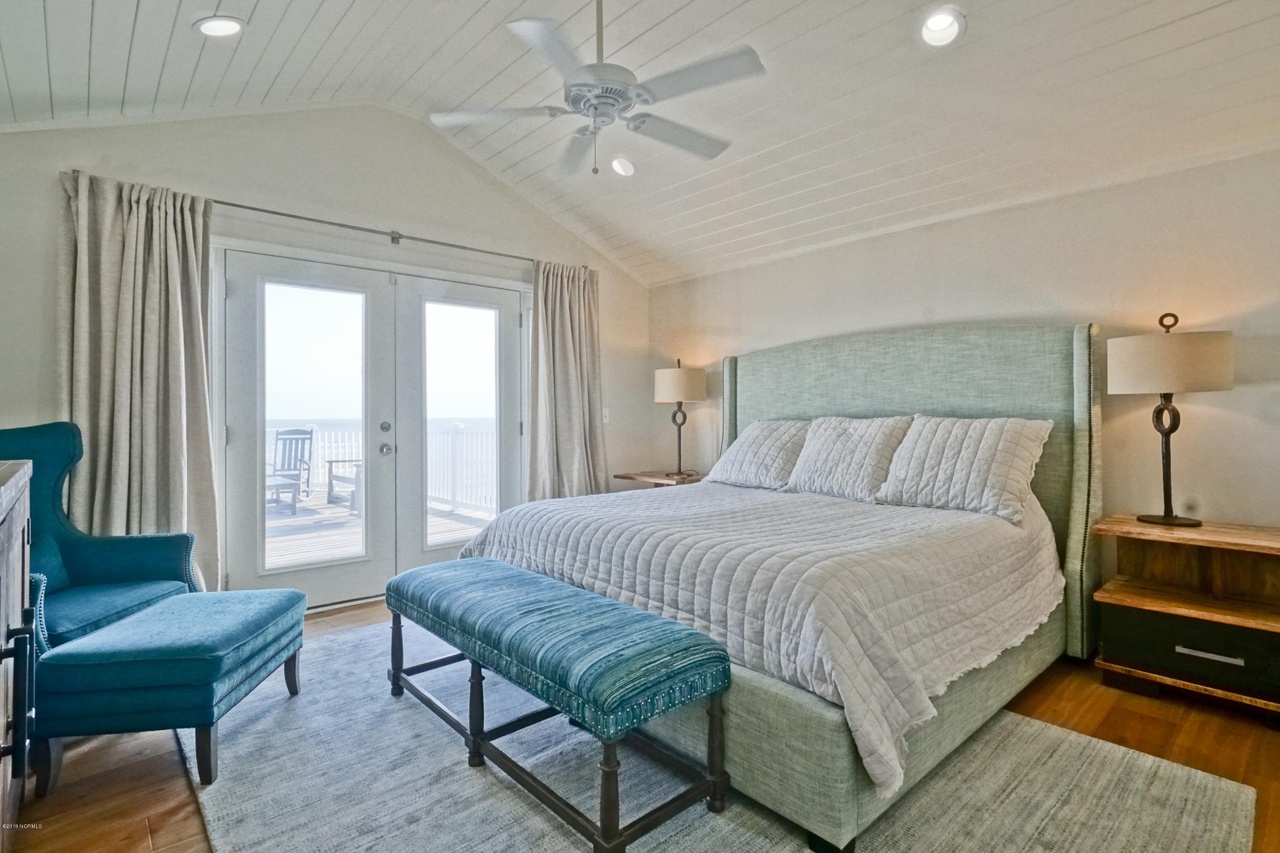 37 bedroom 3 upstairs - king - oceanfront