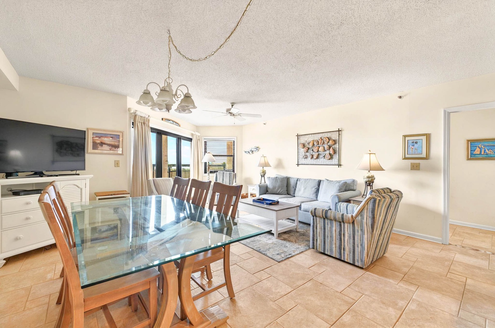 Living Dining Area 1