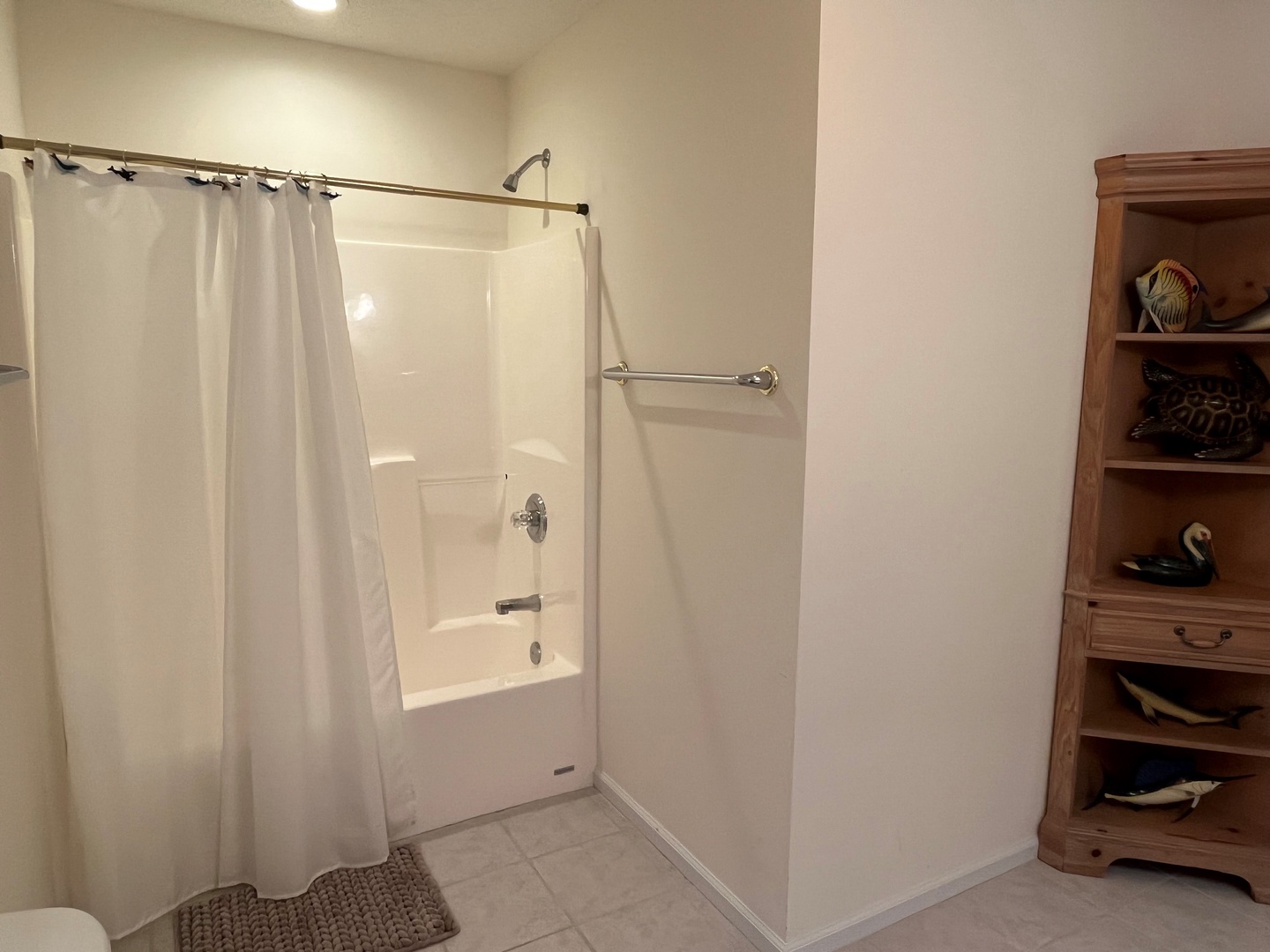 6 - bathroom first level - tub-shower - off kitchen