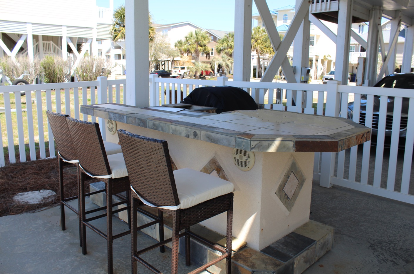 grill and bar poolside