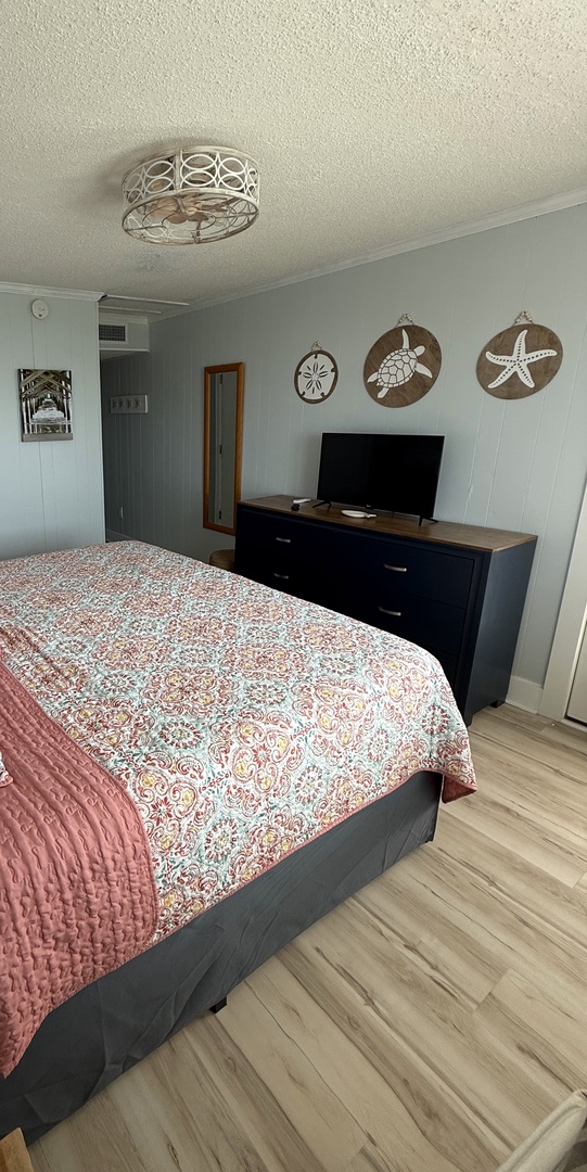 Master Bedroom - King 1-2