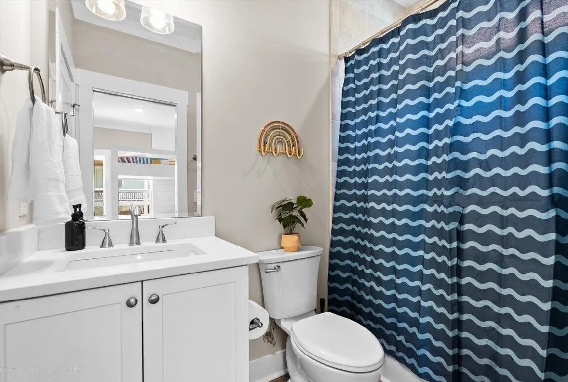 61 - bedroom 4 - private bath