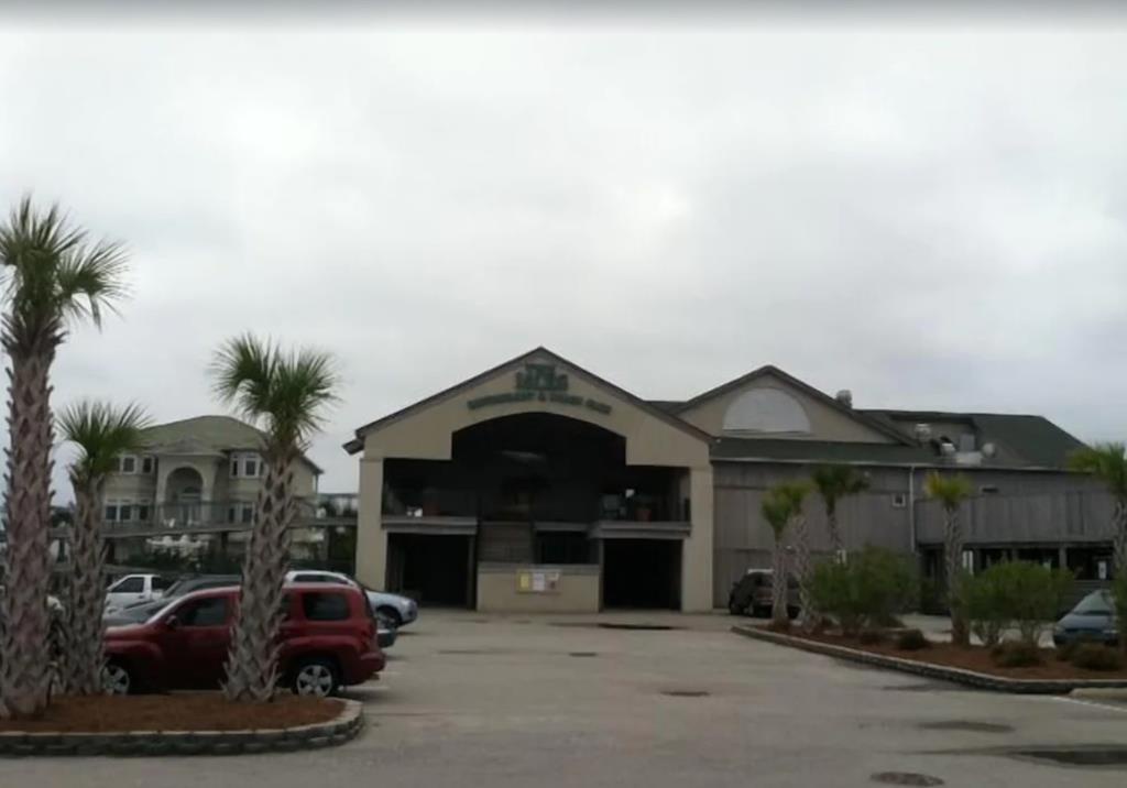 Entrance to The Isles Restaurant and Pool