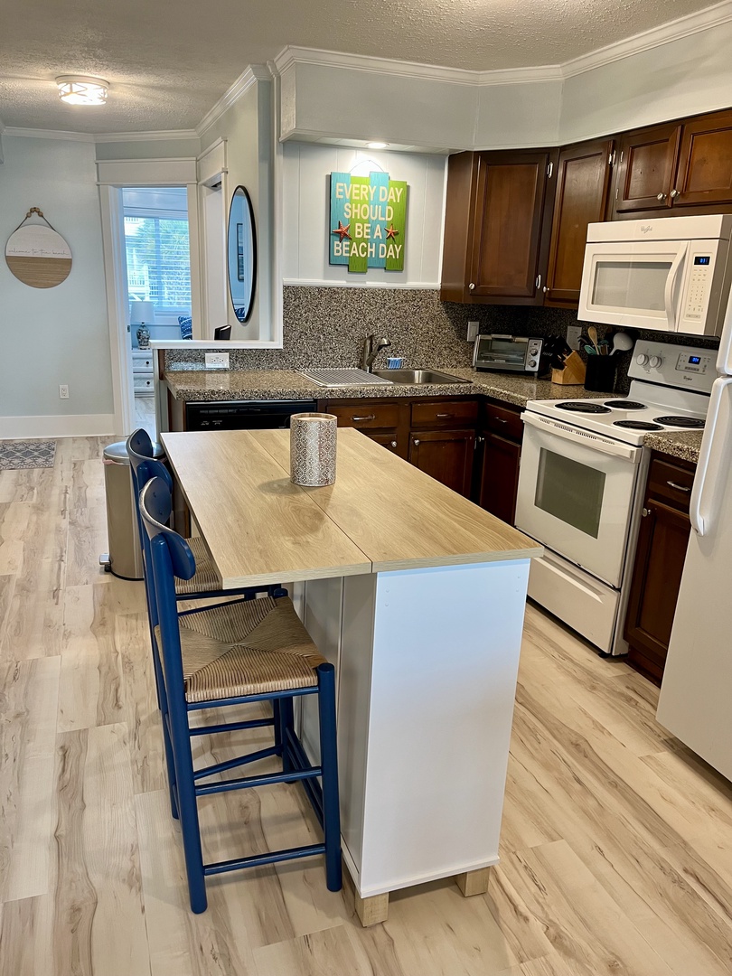 Kitchen Area 2