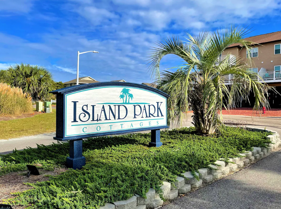 Island Park Cottages