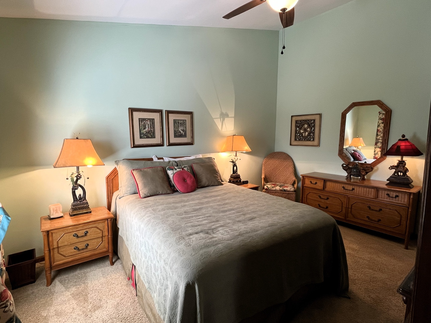 bedroom 4 upstairs - queen