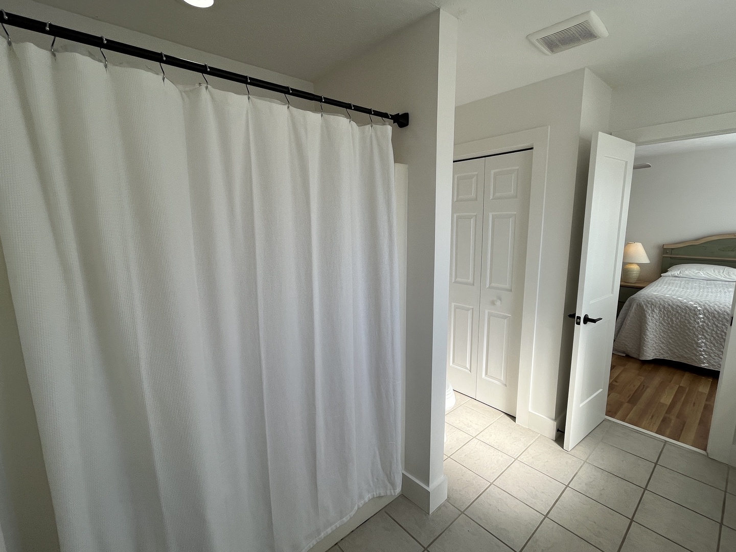 27 - bathroom shared by bedrooms 3 and 4