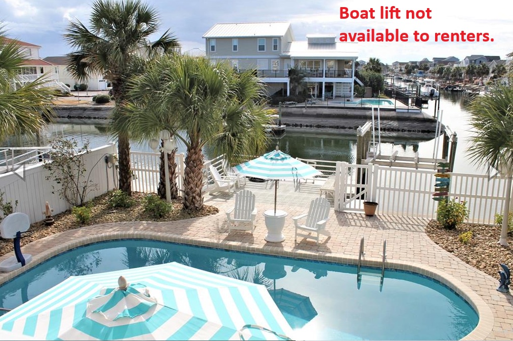 54 Craven - Boatlift not available to renters.