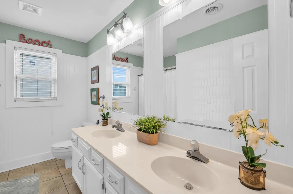 bathroom open to hall first level - tub-shower