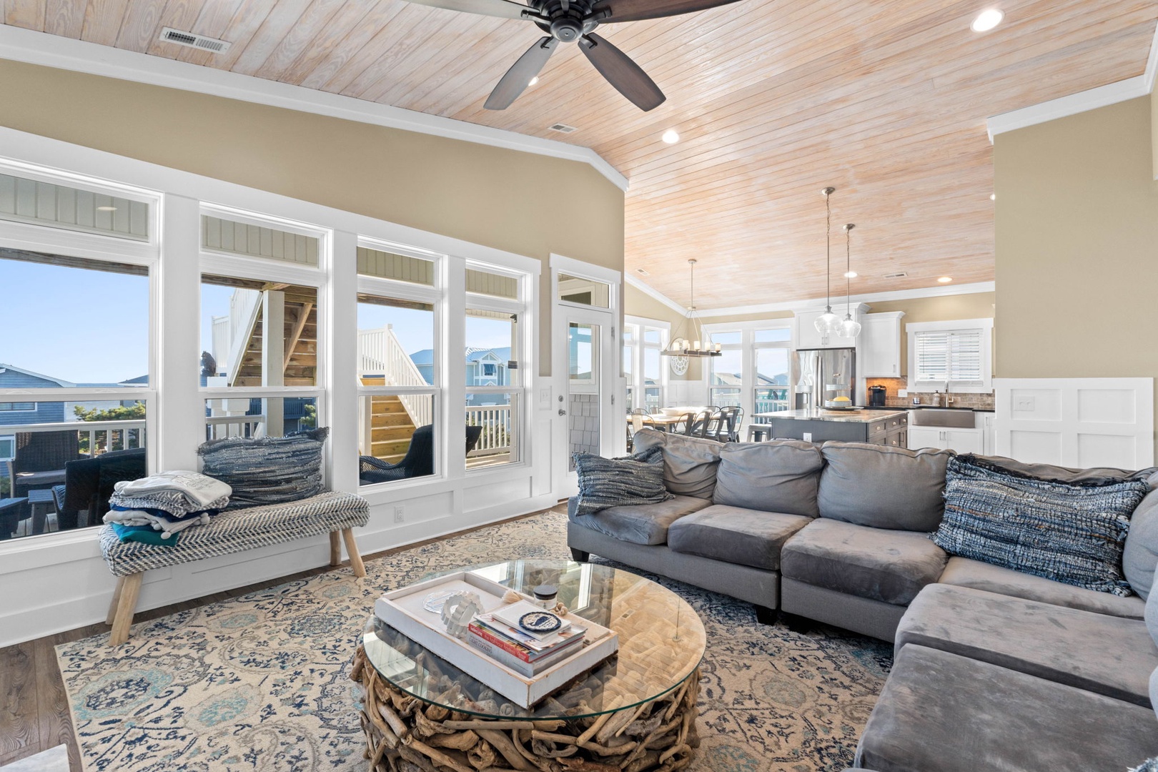 upstairs livintg area