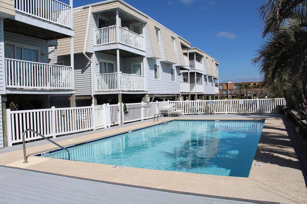 Ocean Isle Villas pool