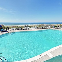 Islander Villas Pool - Oceanfront 1