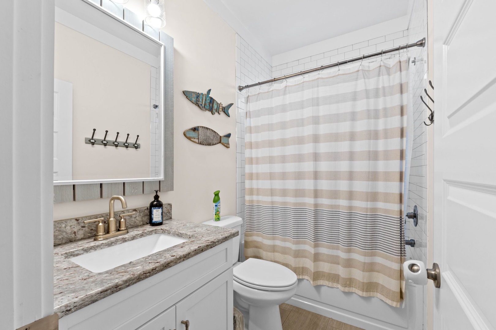 bathroom 3-1 - tub-shower