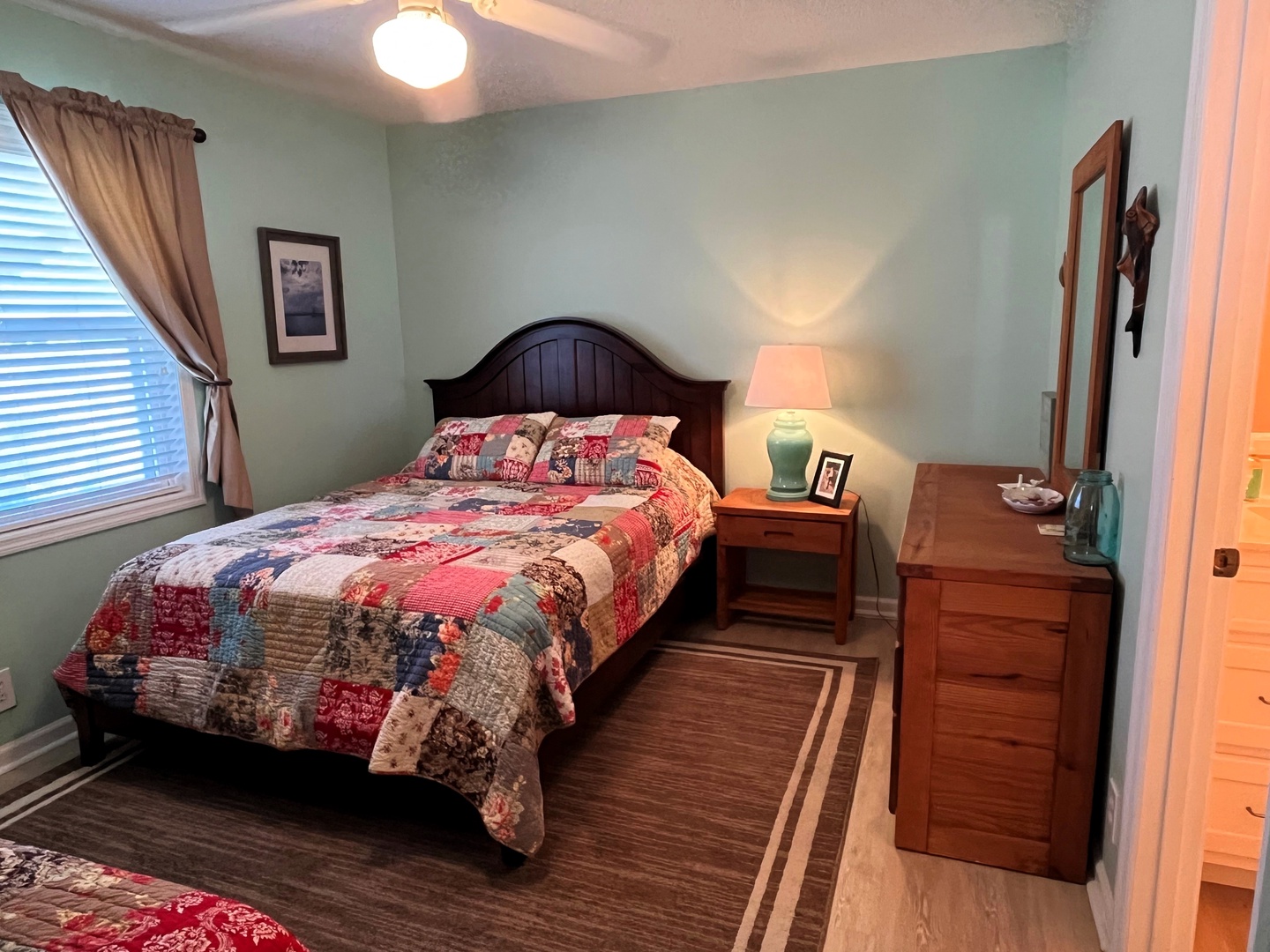 6 - bedroom 1 first level - queen and twin