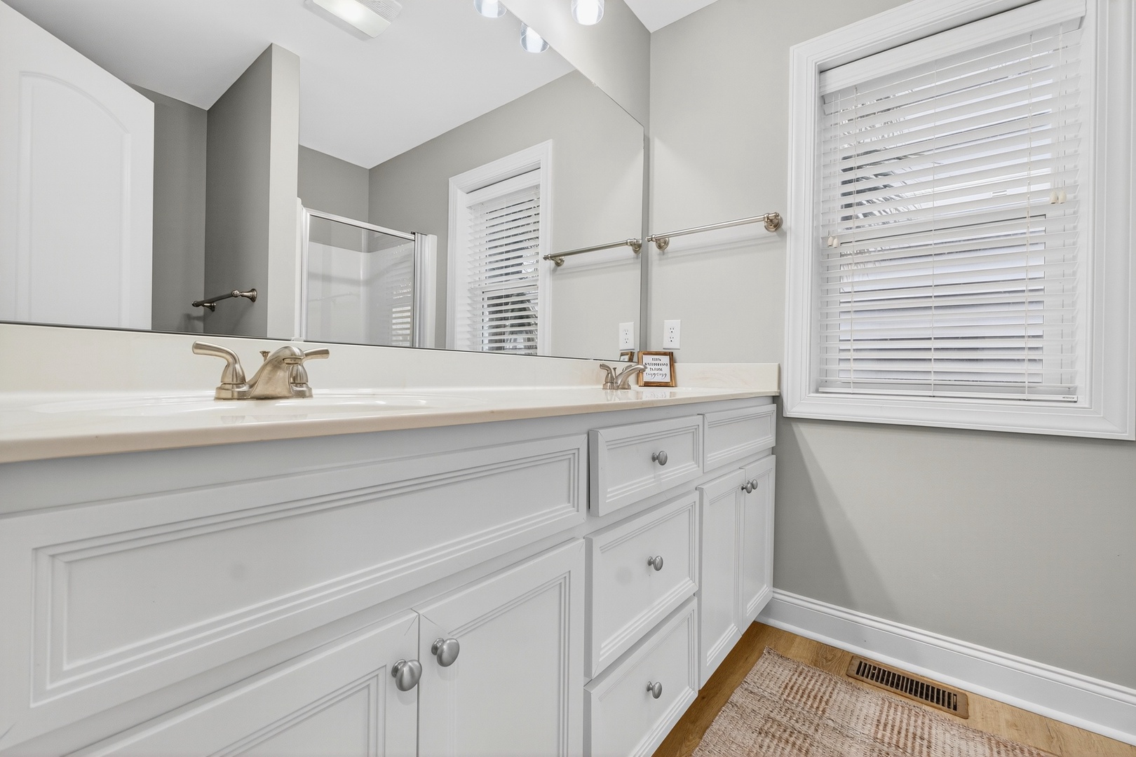 Private Bath Bedroom 3-2