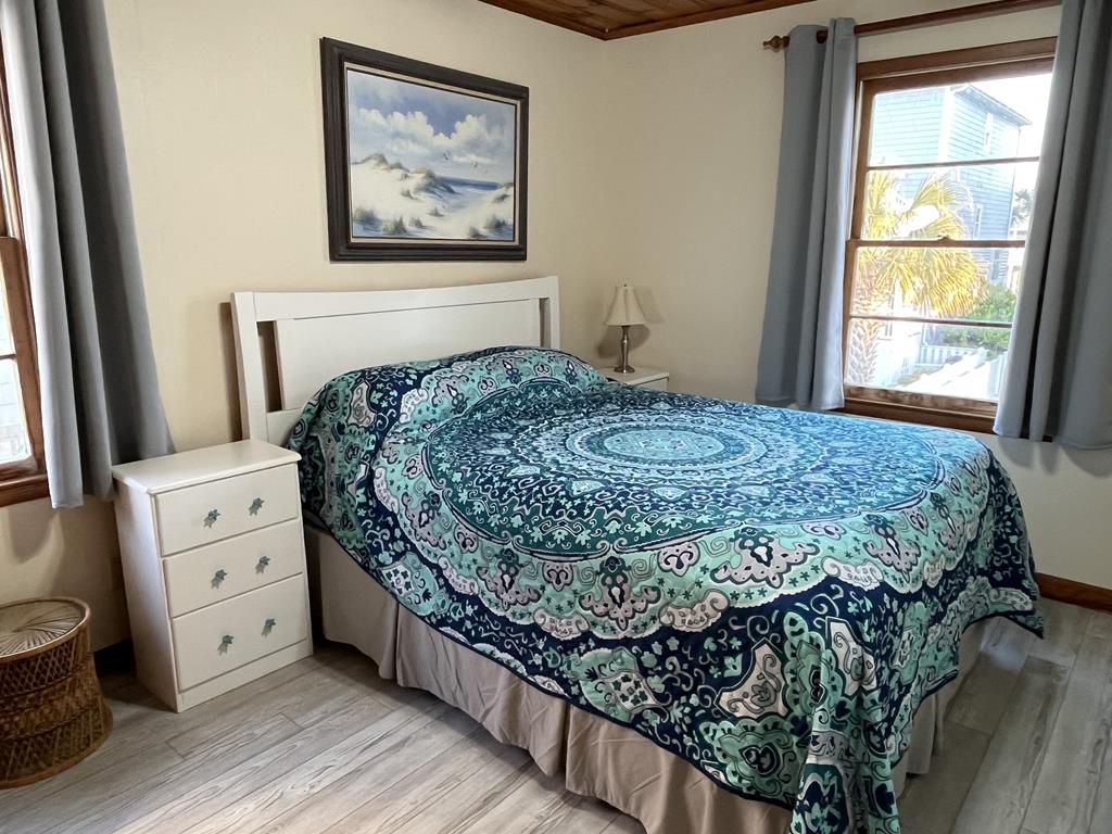 Bedroom 3 - Queen Bed