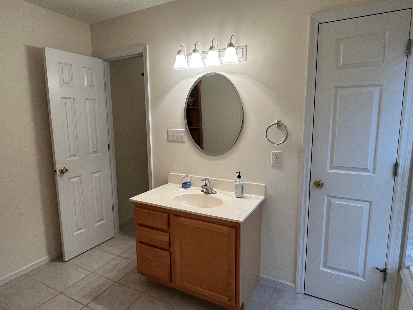 7 - bathroom first level - off kitchen