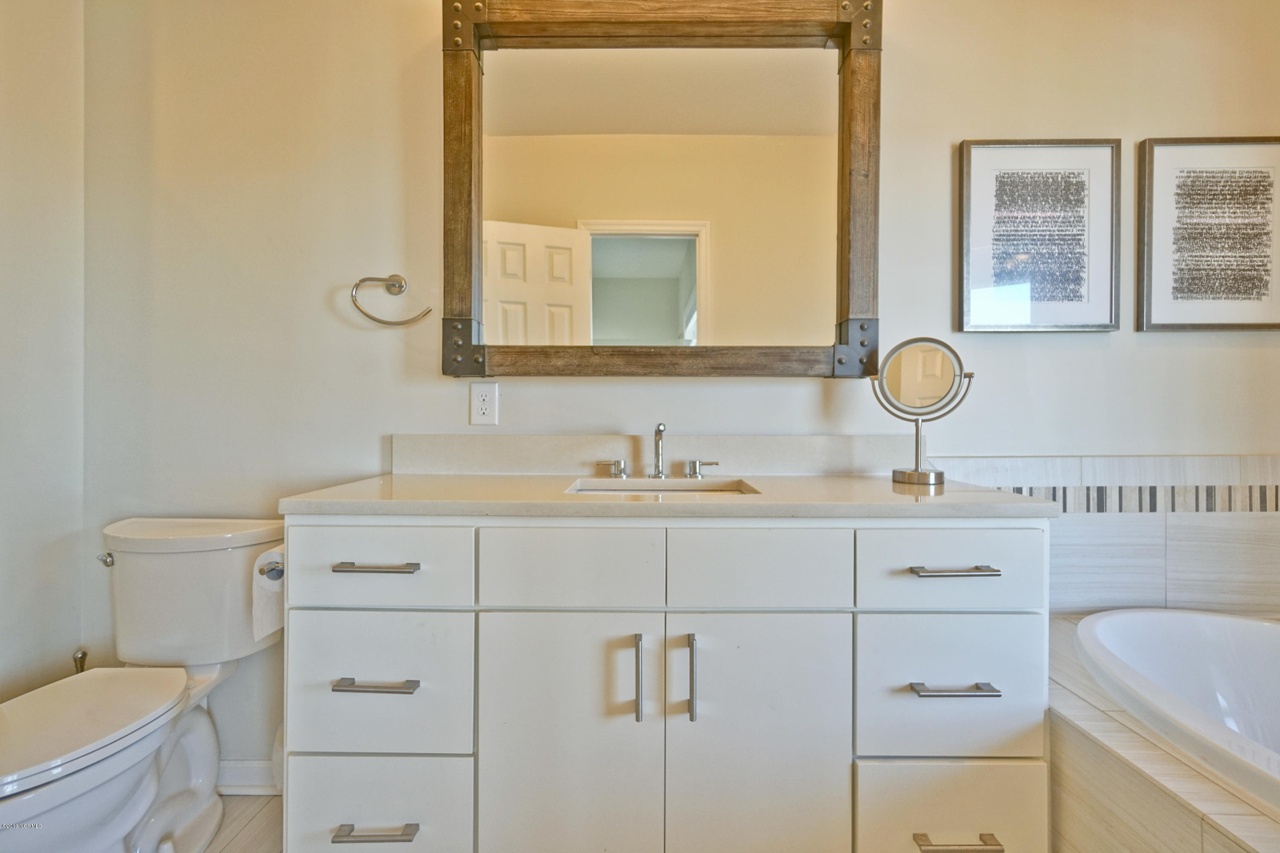 25 bedroom 2 private bath