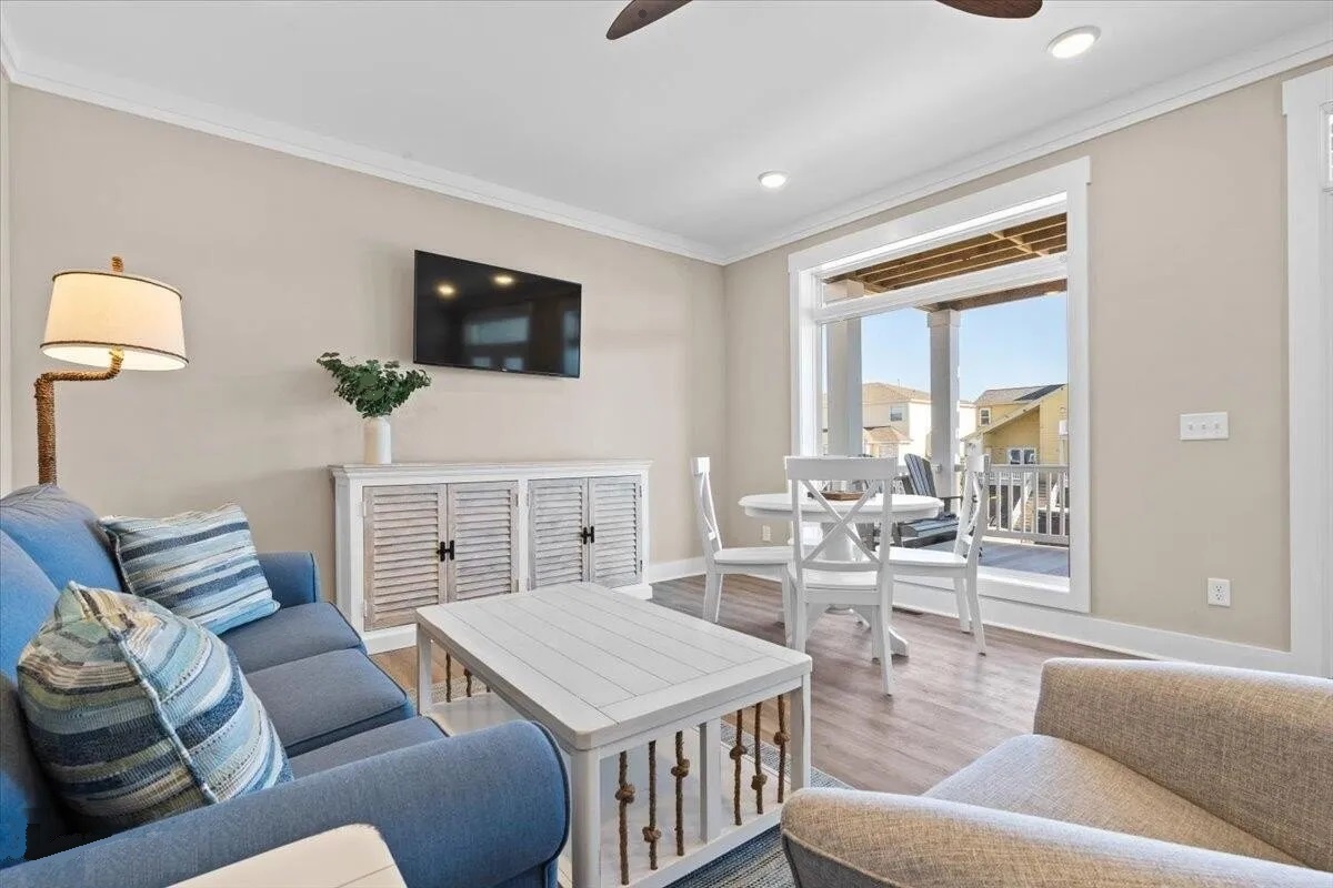 53 - living area first level