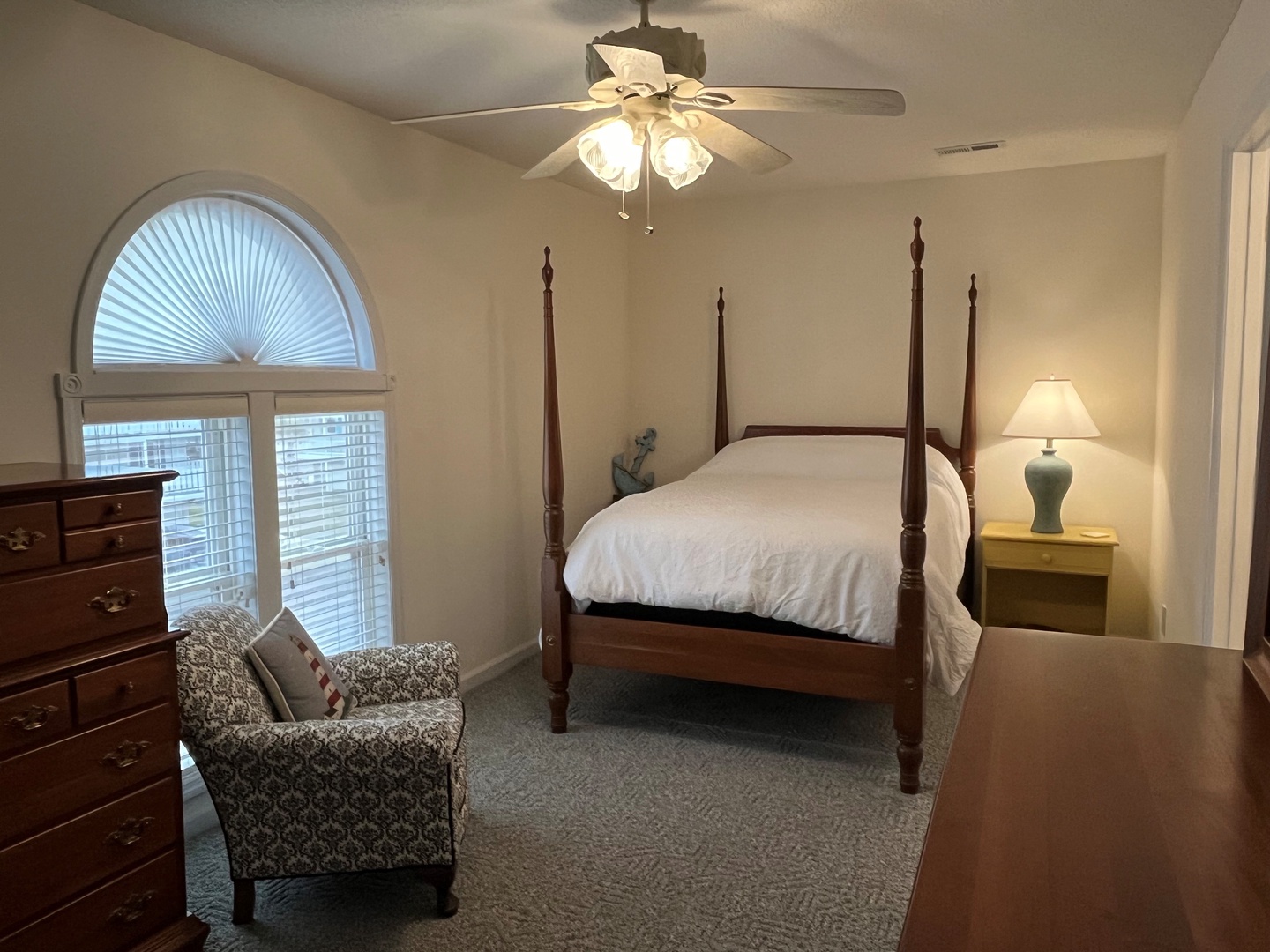 31 - bedroom 2 streetside - upstairs - double bed - shares Jack N Jill bath with bedroom 3