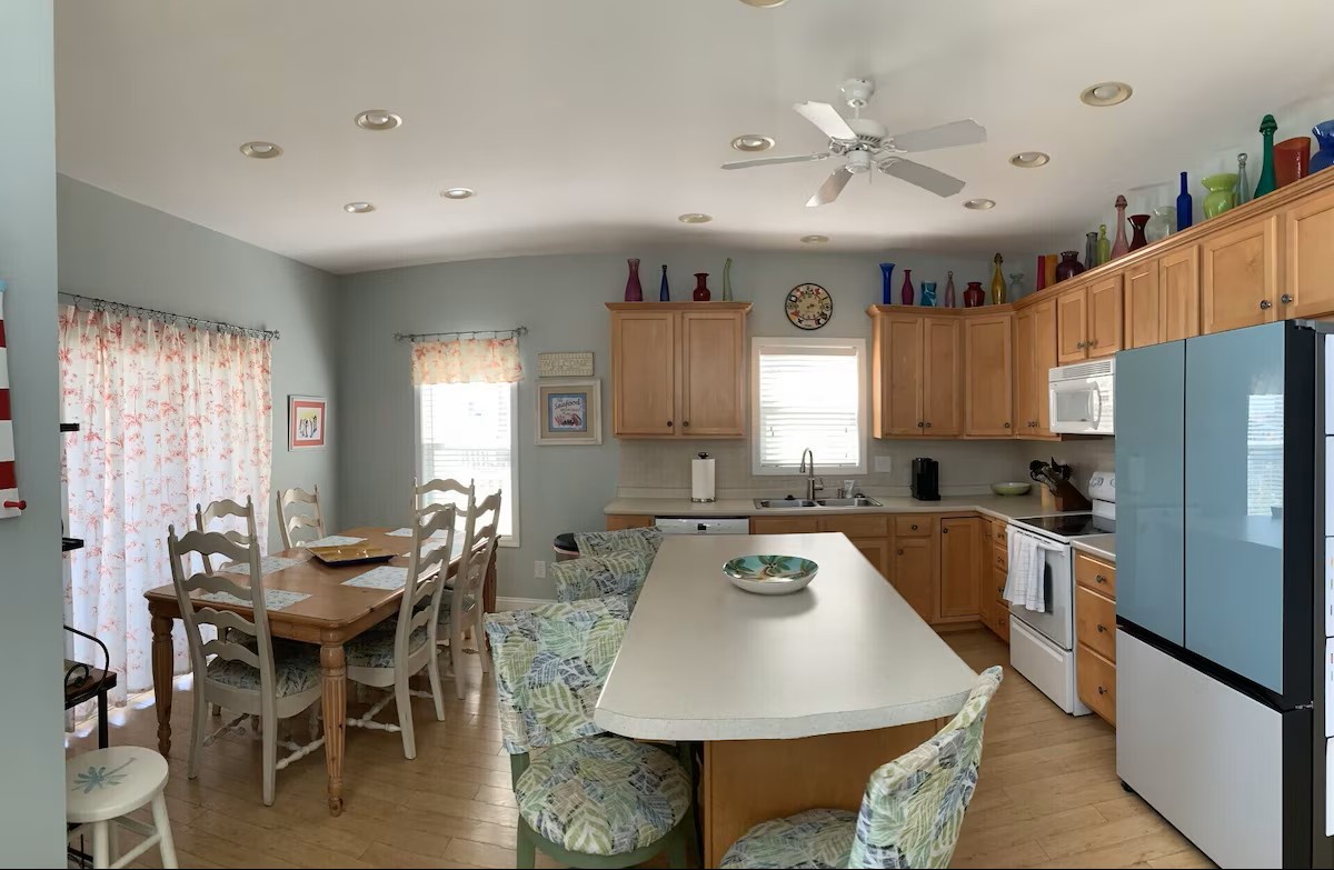 Kitchen Dining Area 1