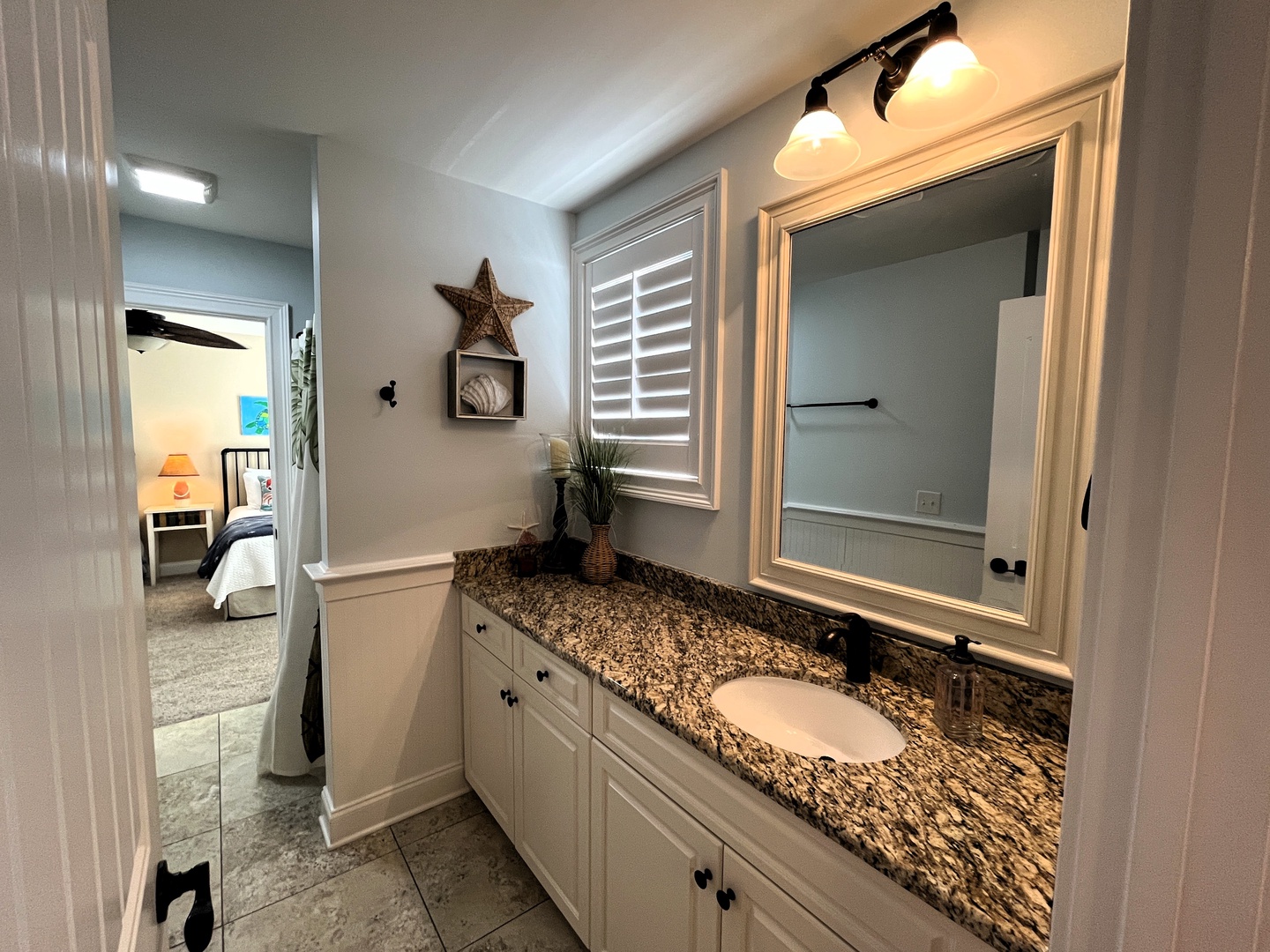 Jack N Jill bathroom shared by bedrooms 3 and 4