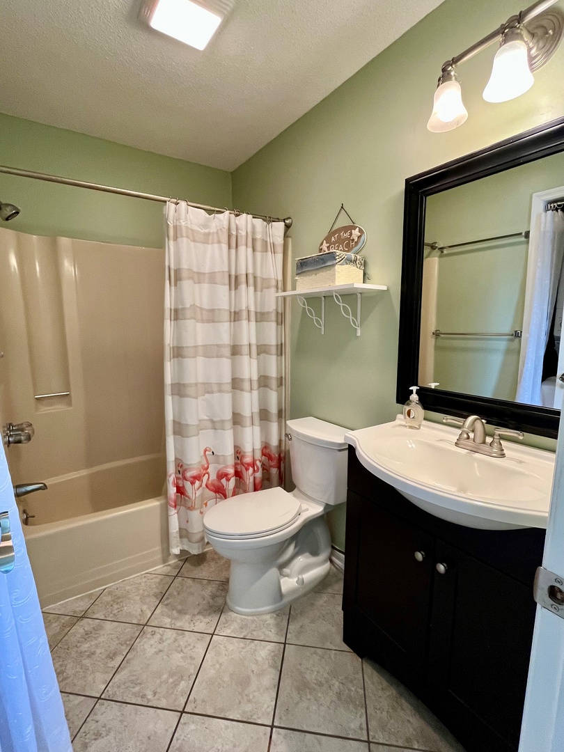 10 - hall bath - tub-shower