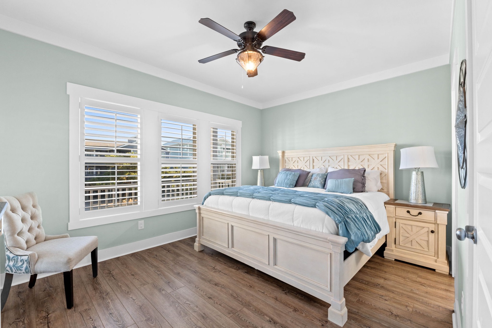 Bedroom 1-1  first level king