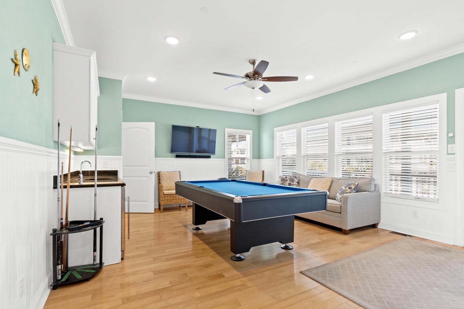 Living area - pool table