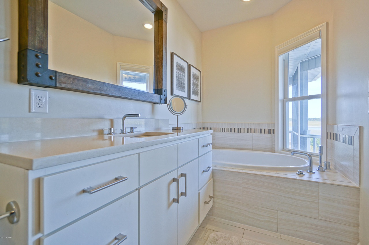 28 bedroom 2 private bath